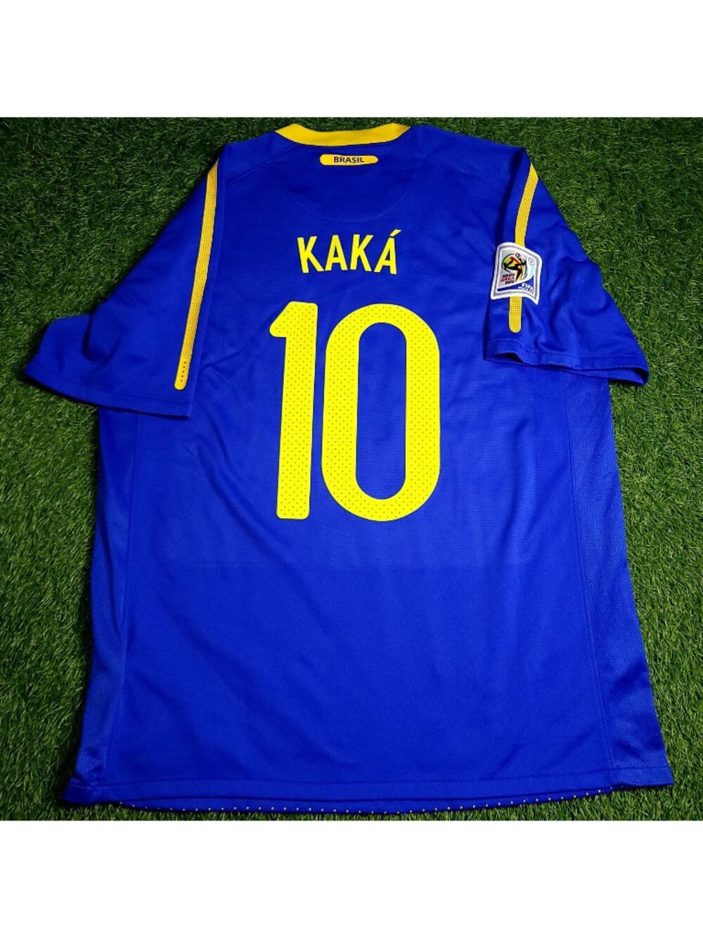 Kaka Brazil 2010 WORLD CUP Away Soccer Jersey L SKU# 369251-493